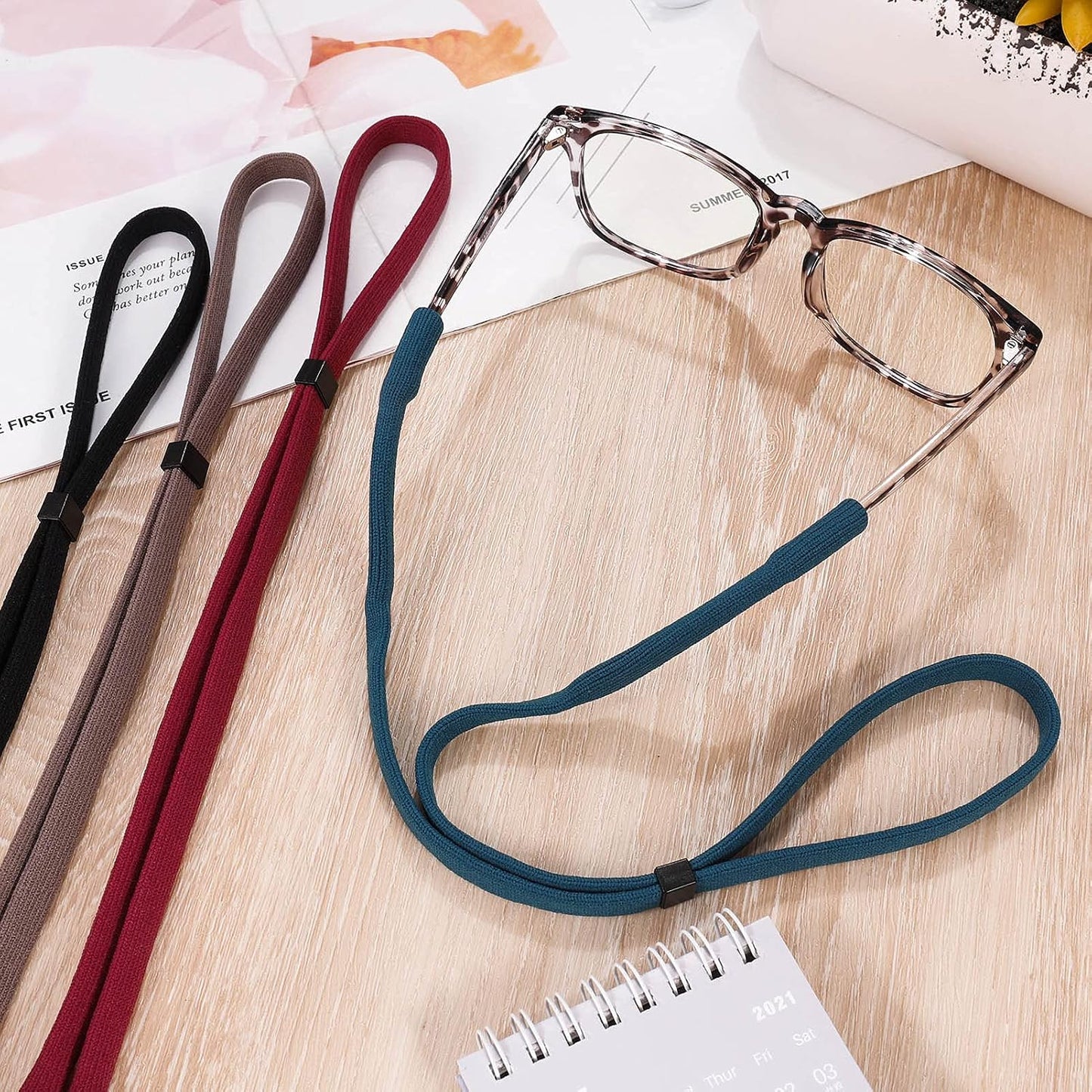 4-Pack Adjustable Nylon Sunglass Straps — Universal Eyewear Reta